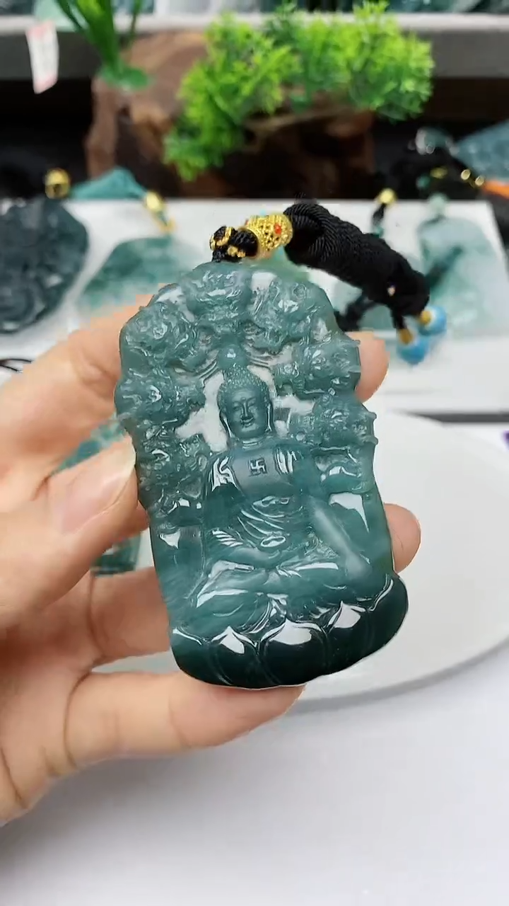 【闪购商品】翡翠颈饰未镶嵌