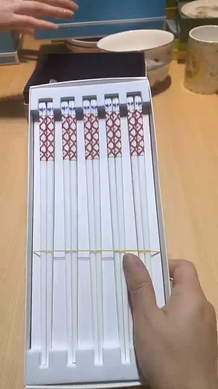 【闪购商品】瓷片锅碗瓢盆一件不剩