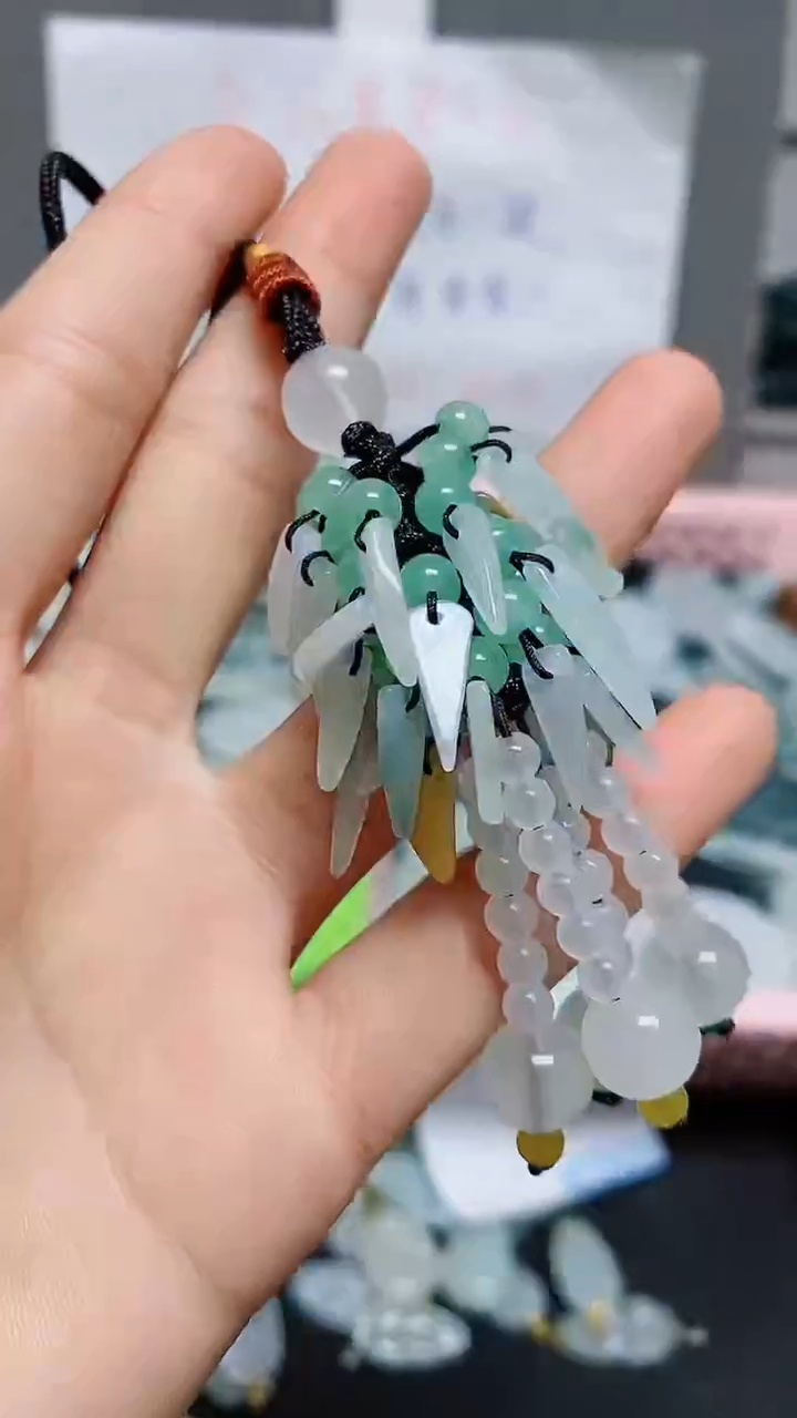 【闪购商品】翡翠颈饰未镶嵌天然翡翠A货