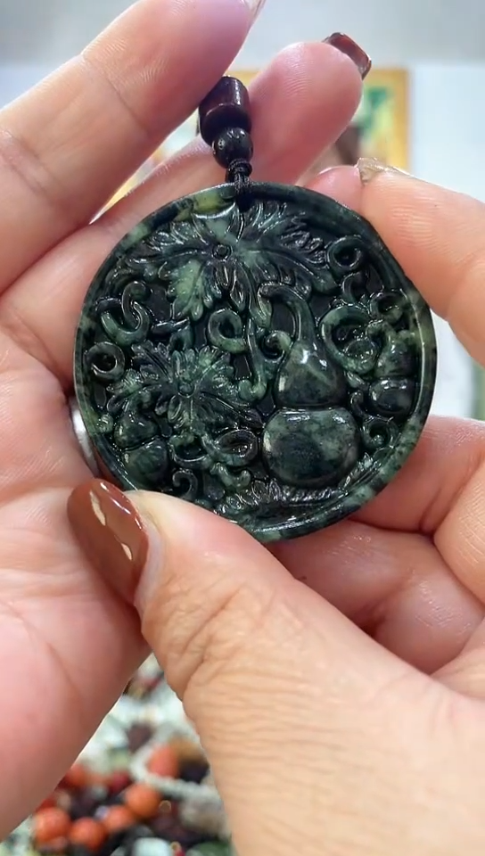 未镶嵌岫玉挂件 
