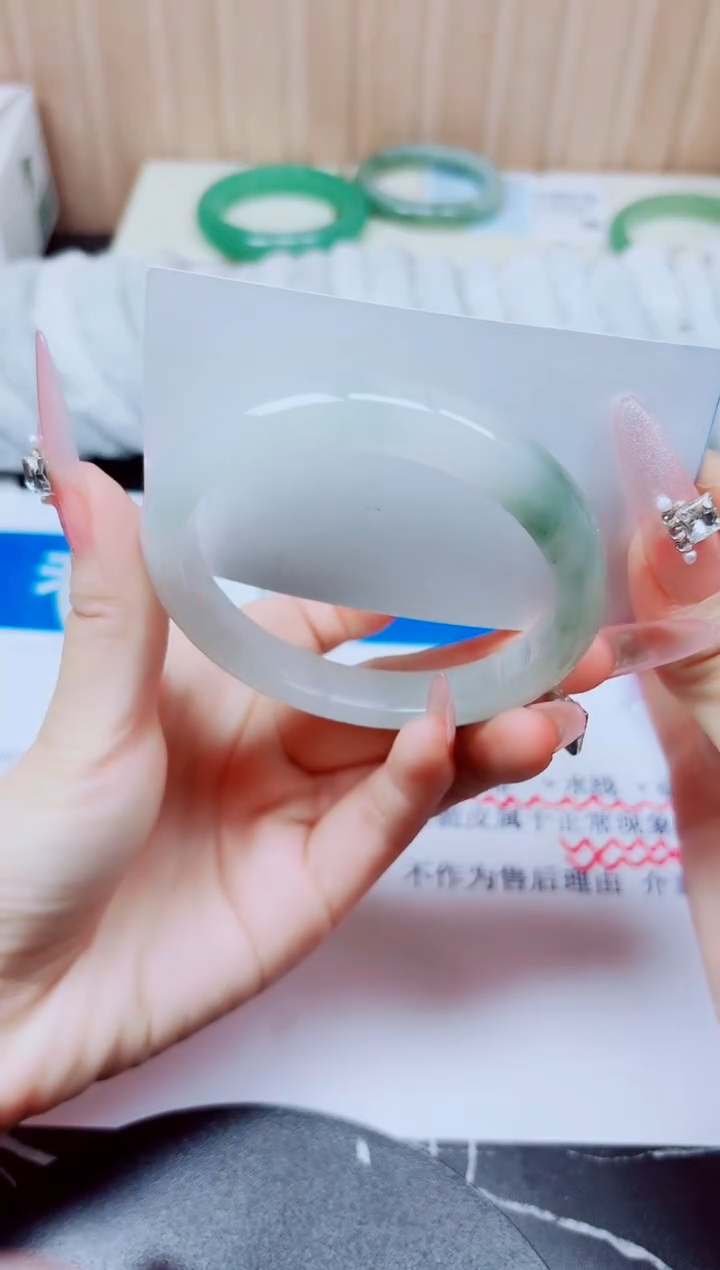 未镶嵌手镯石英质玉187/59.3