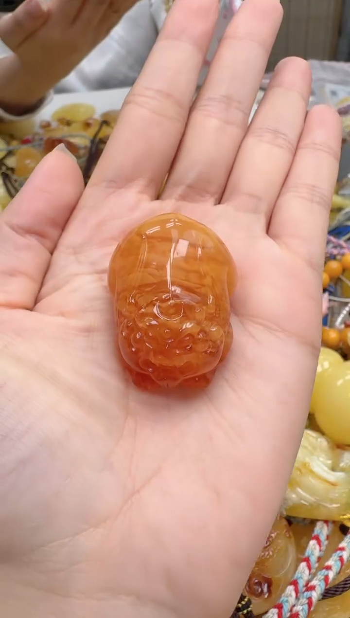 裸石琥珀未镶嵌如图