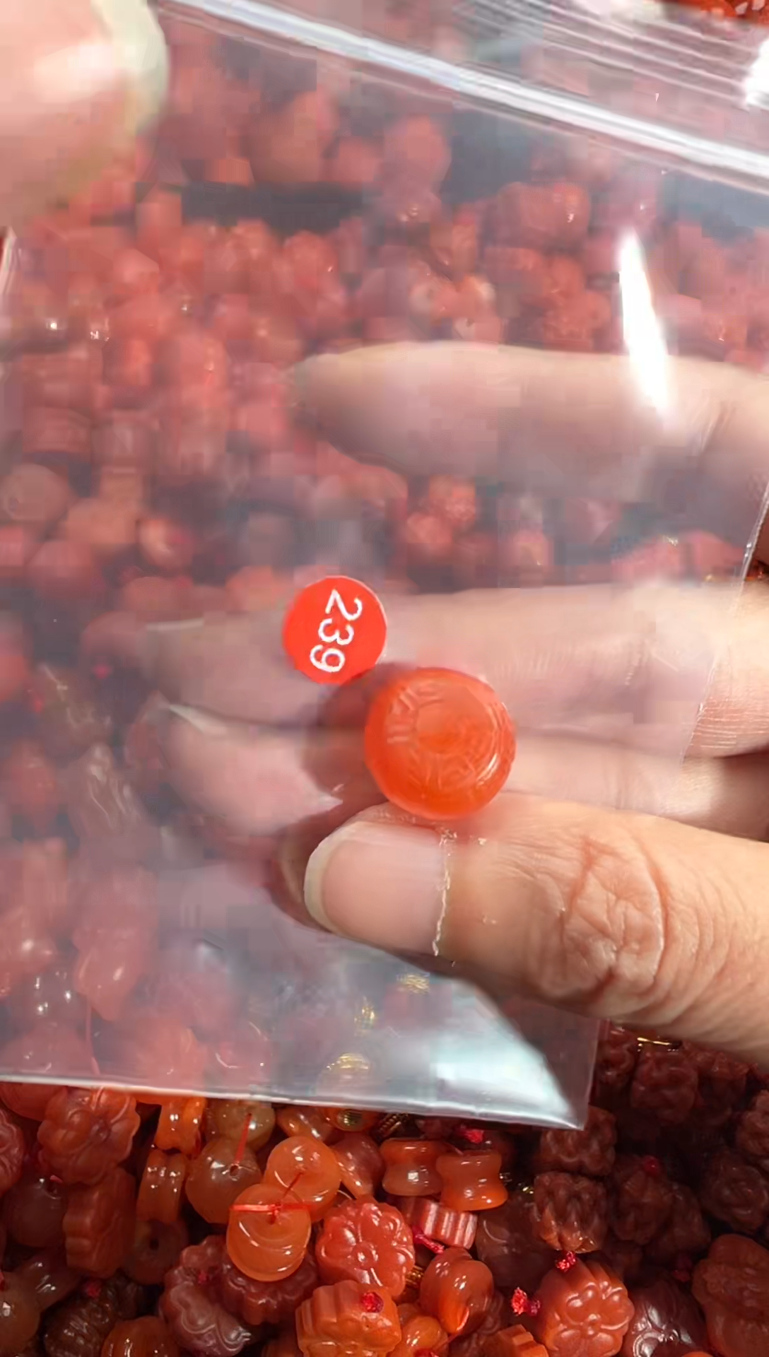 南红玛瑙未镶嵌颈饰1