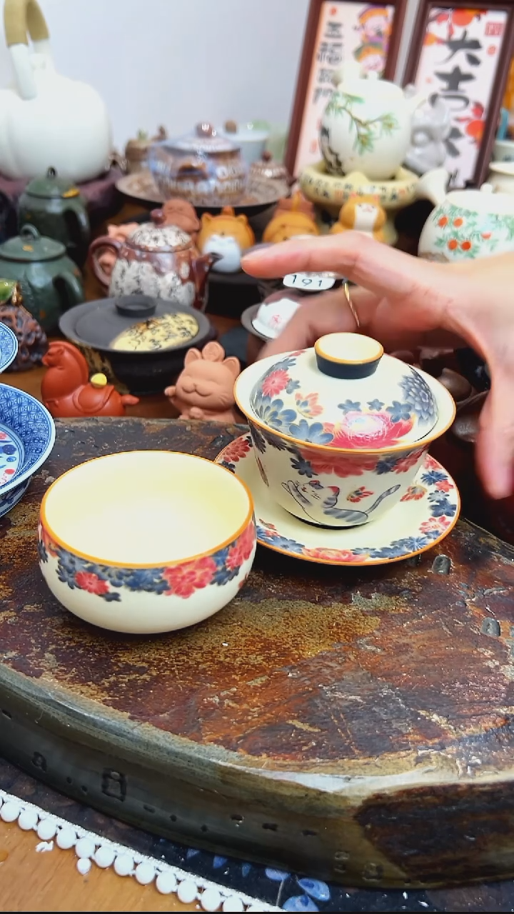 鸿**谷【 茶瓷物语】萌猫盖碗加两个杯子