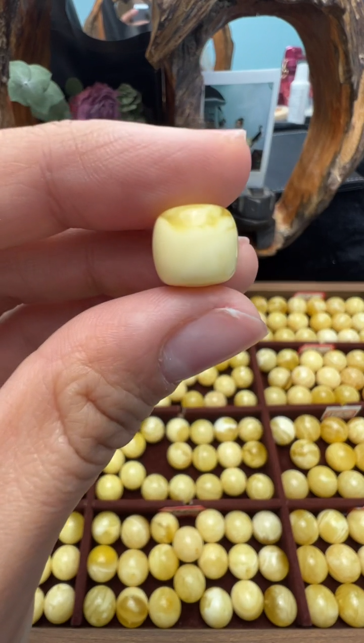 【闪购商品】蜜蜡裸石未镶嵌俄料老型11*10mm0.842克