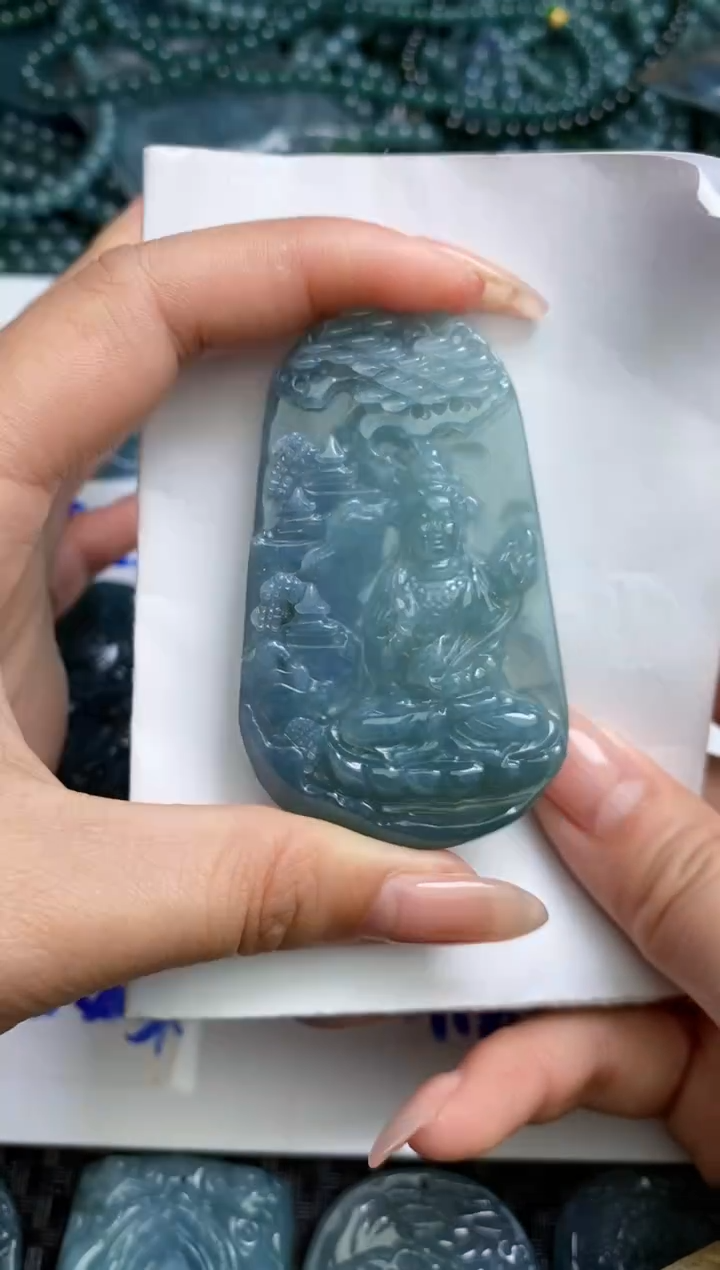 【闪购商品】翡翠颈饰未镶嵌         