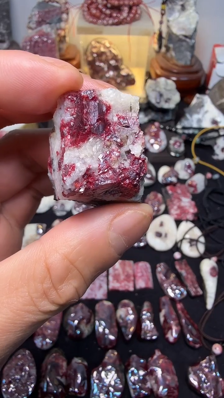 天然辰砂大晶砂随行吊坠