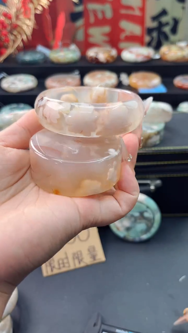 【闪购商品】石英质玉手镯未镶嵌赠送镯心（56圈口）