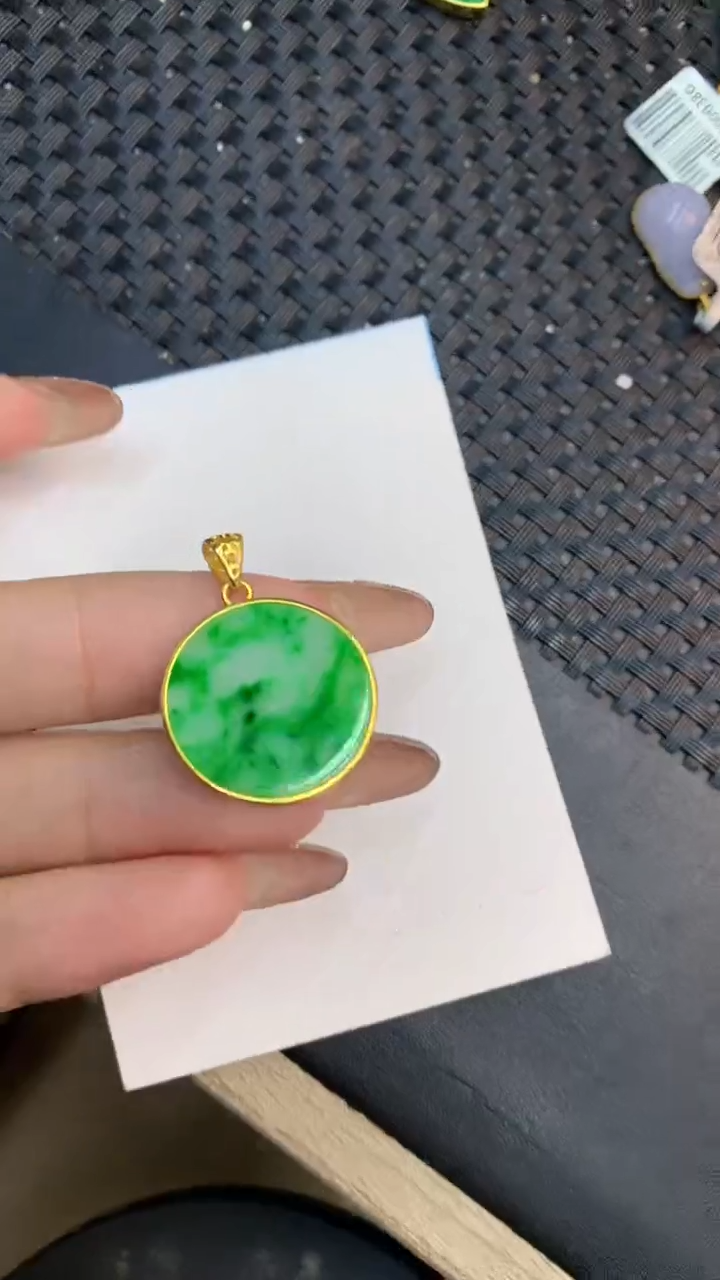 颈饰未镶嵌翡翠1