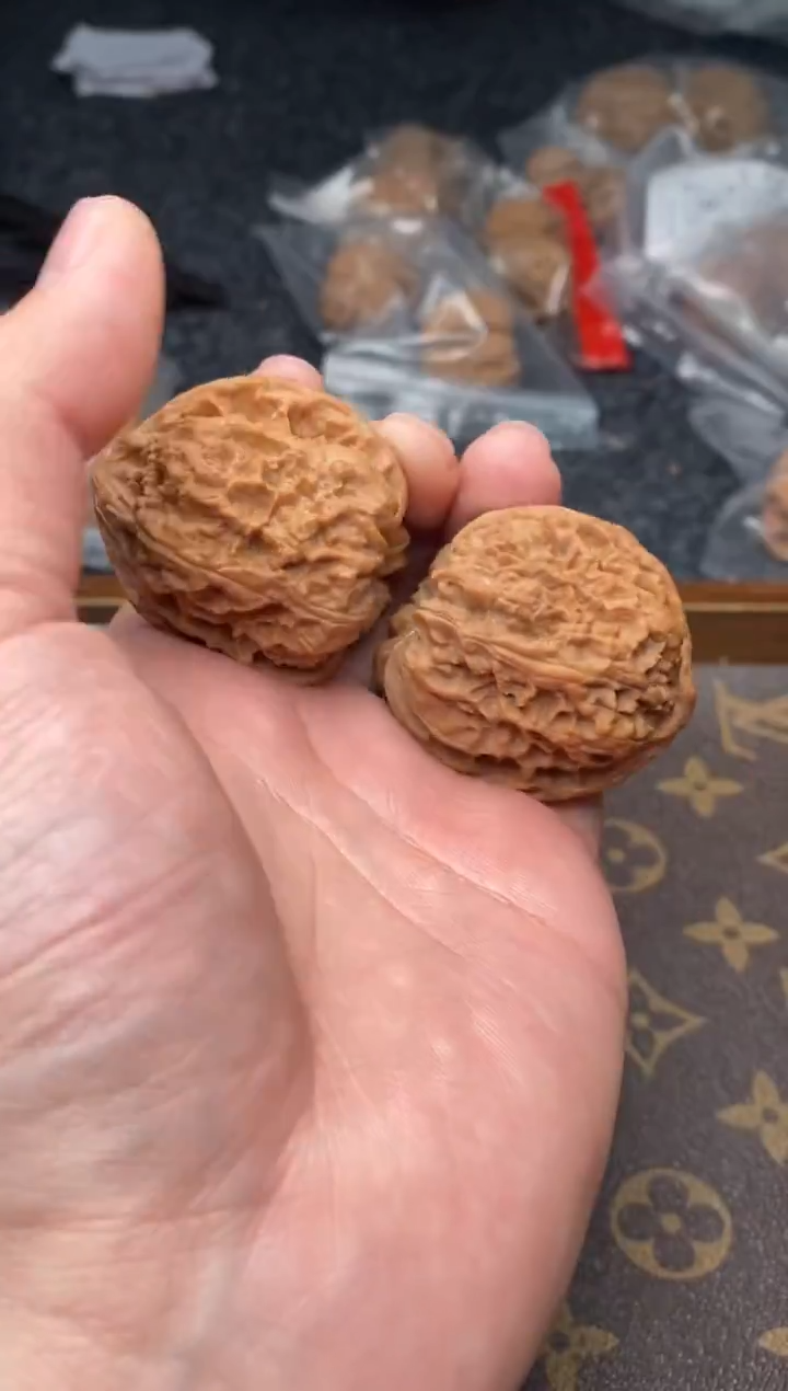 【闪购商品】文玩核桃把件G169号38尺野牛