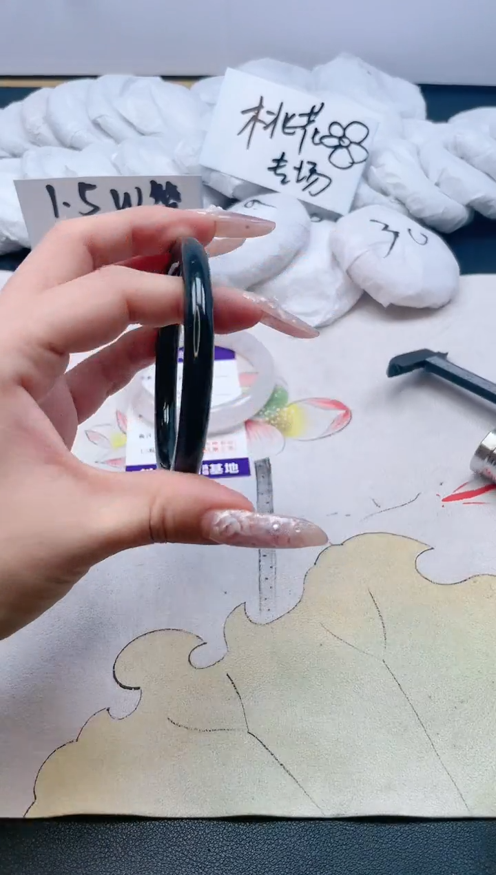 【闪购商品】石英质玉手镯合金201/60.7