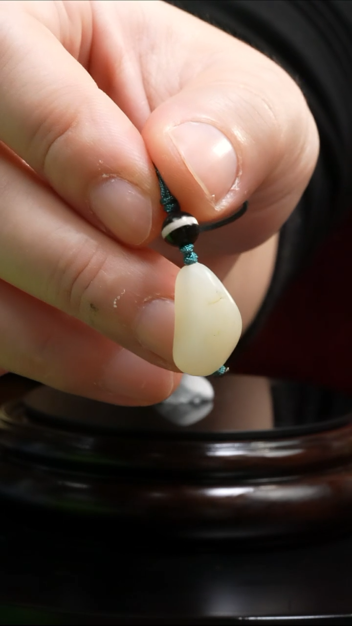 【闪购商品】和田玉吊坠(不含链)未镶嵌3.1克和田玉原石