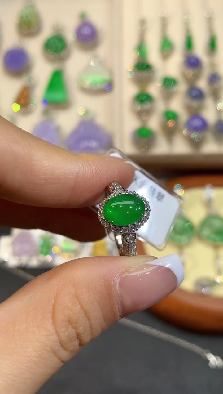 【闪购商品】翡翠戒指18K金镶嵌CZM2756