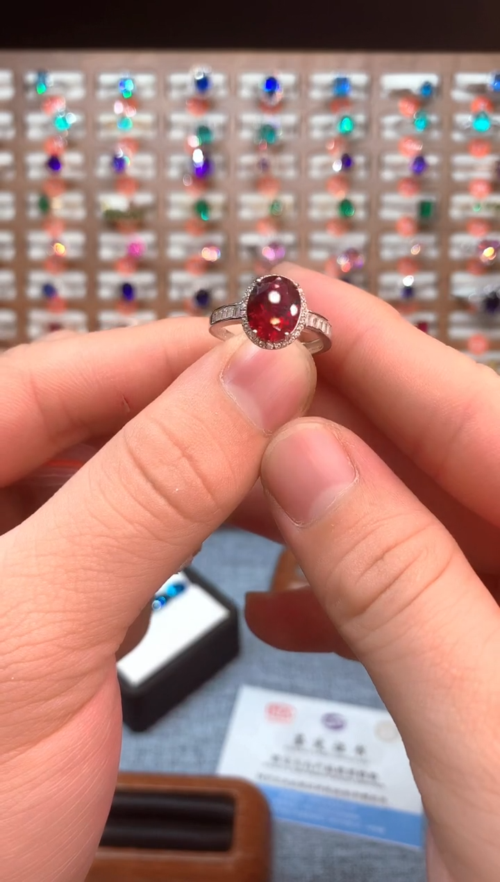银S925镶嵌戒指红宝石......