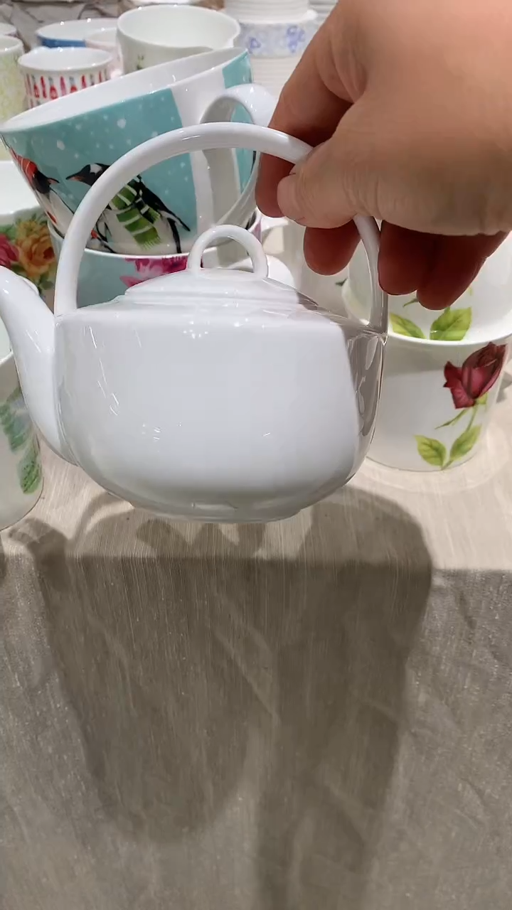 白瓷小提梁壶隆达骨瓷1件