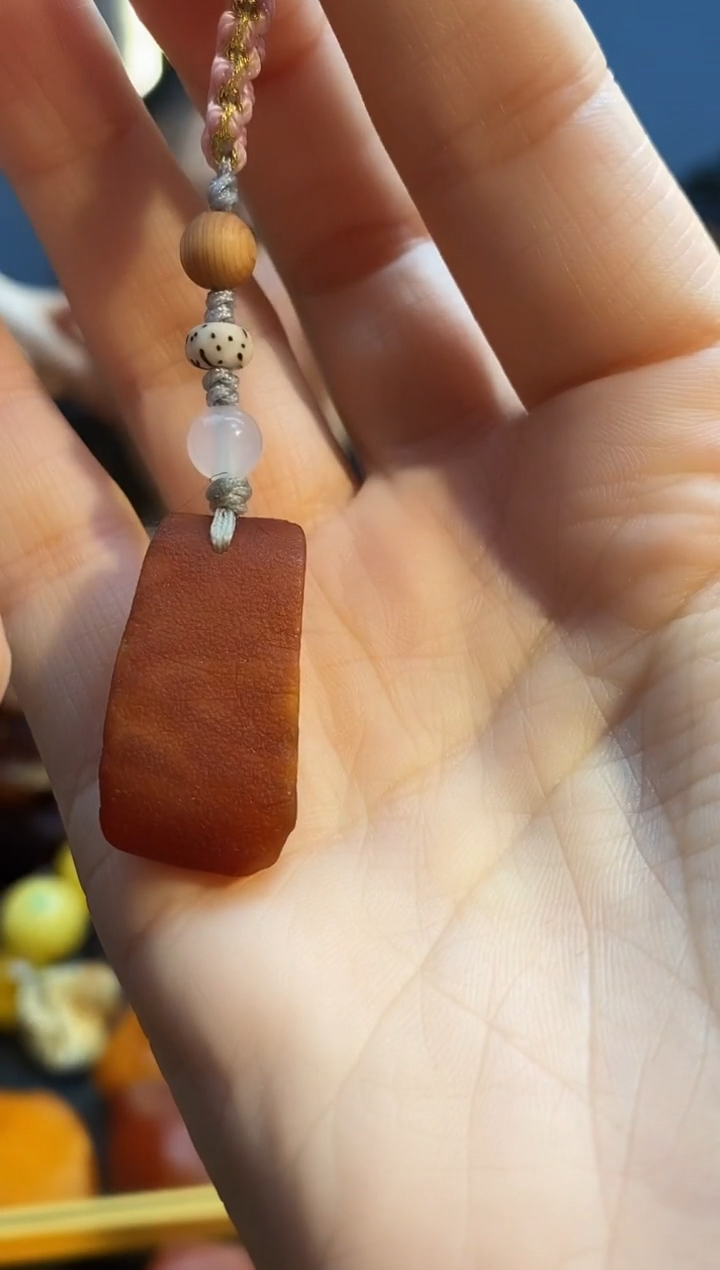 琥珀颈饰未镶嵌挂件