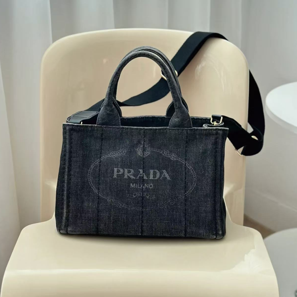 95新 Prada/普拉达 理里奢品/普拉达肩带小号灰色牛仔沙滩