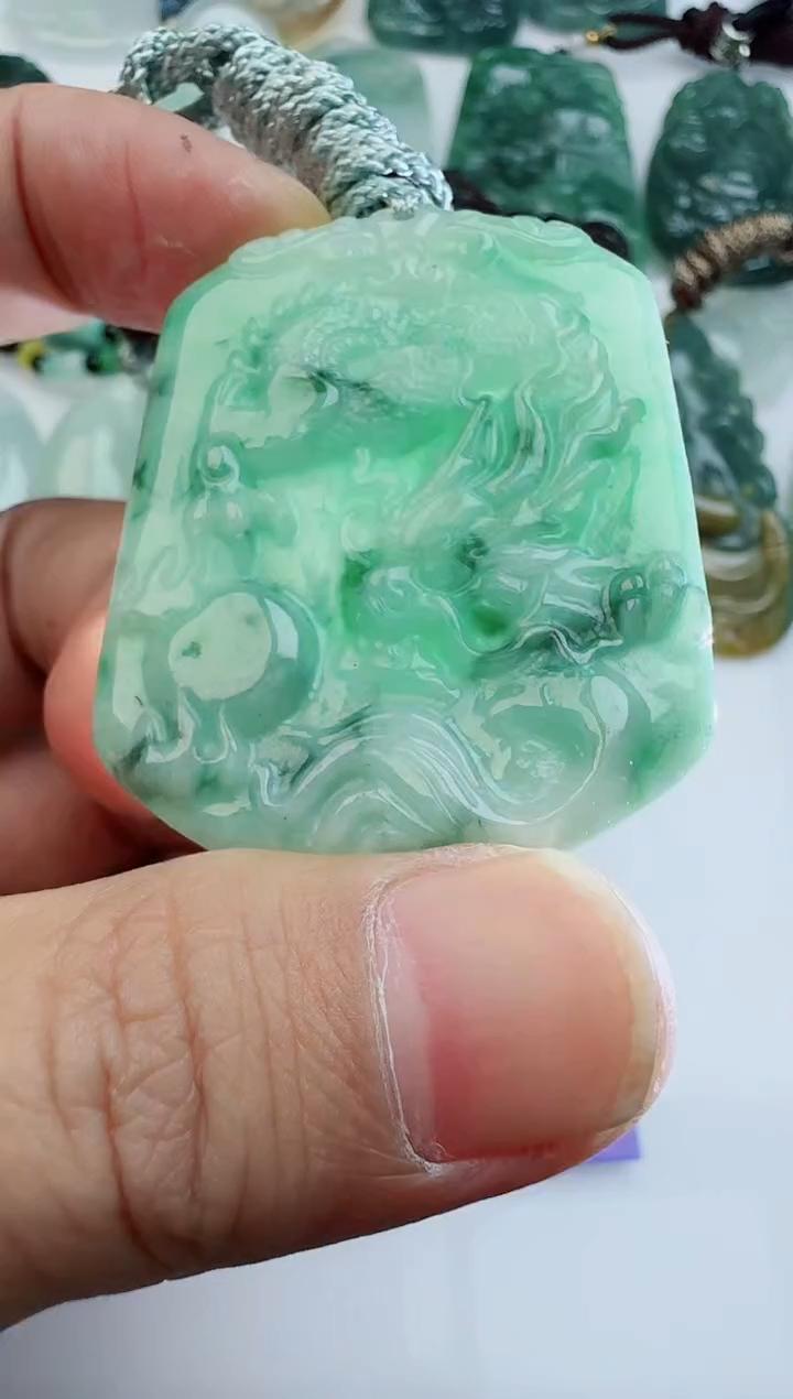 【闪购商品】翡翠颈饰未镶嵌111111111111