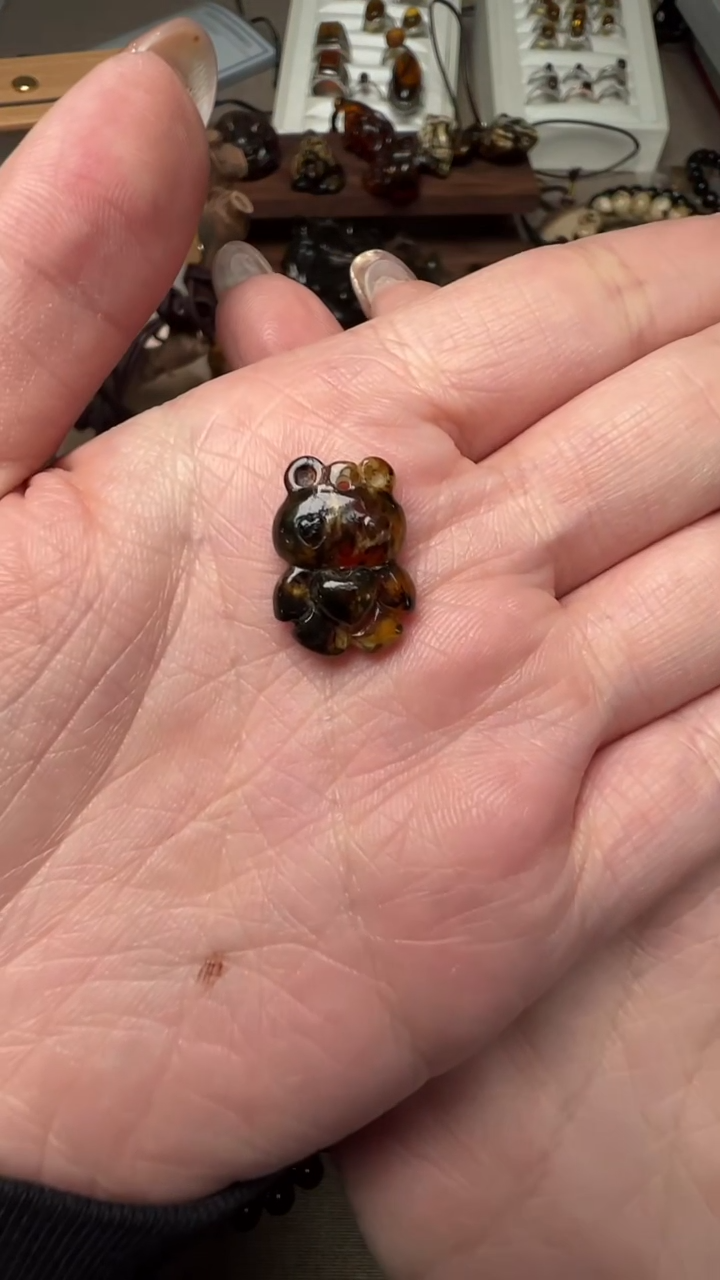 【闪购商品】琥珀手链未镶嵌抚顺琥珀爱心小熊