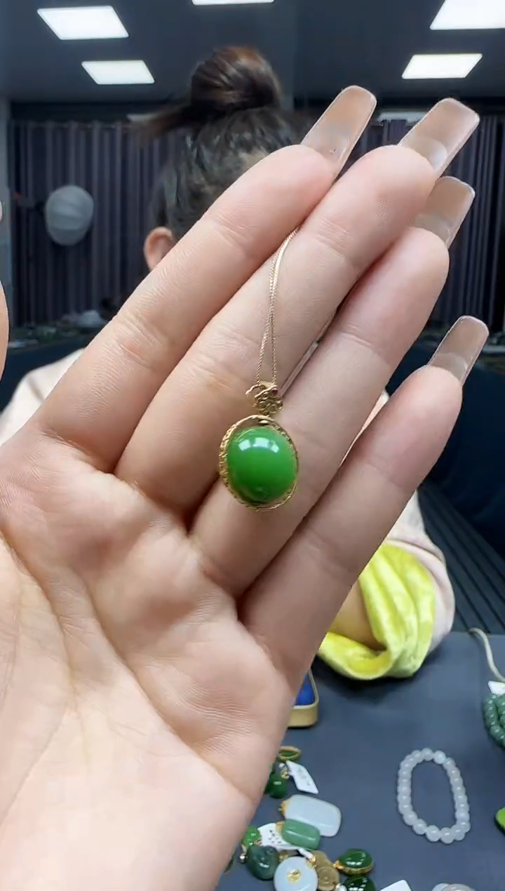 【闪购商品】和田玉挂件18K金镶嵌1