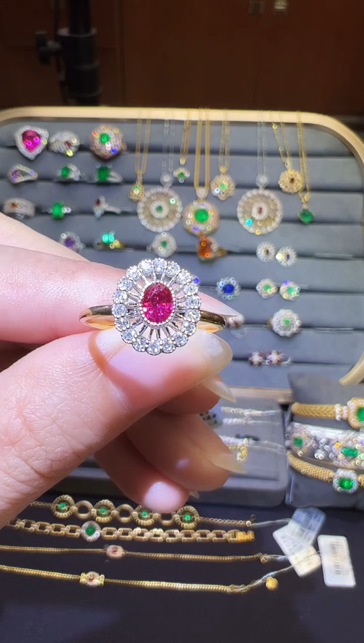 18K金镶嵌戒指红宝石0.28ct无烧