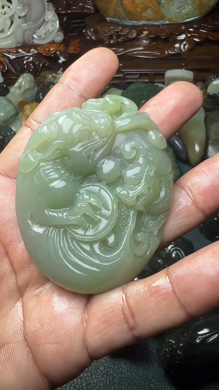 未镶嵌和田玉把件-