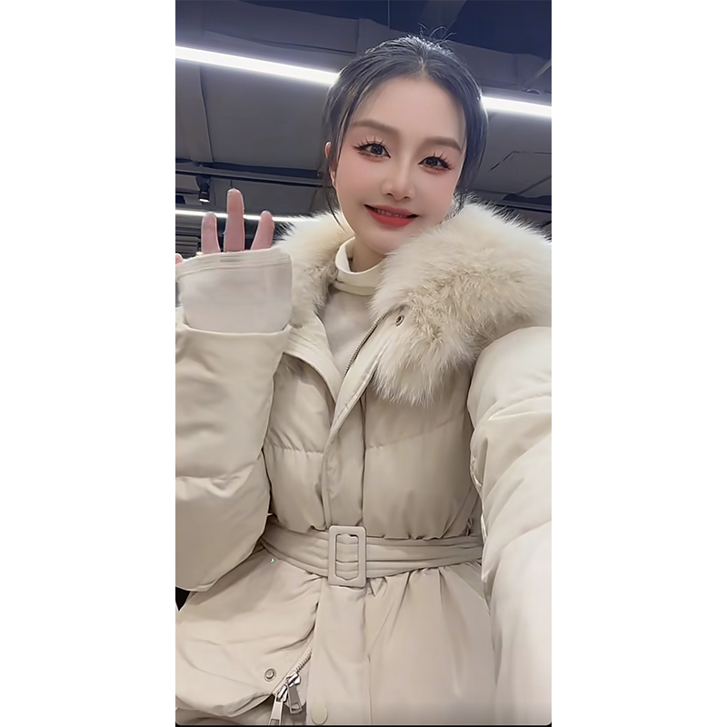 米莱Jiaer/新款时尚轻奢带毛领收腰羽绒服外套29841