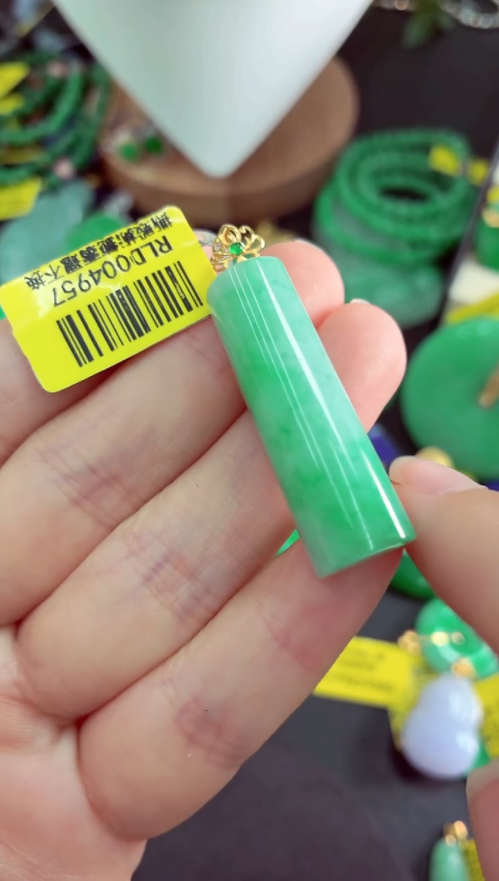 吊坠(不含链)18K金镶嵌翡翠挂件