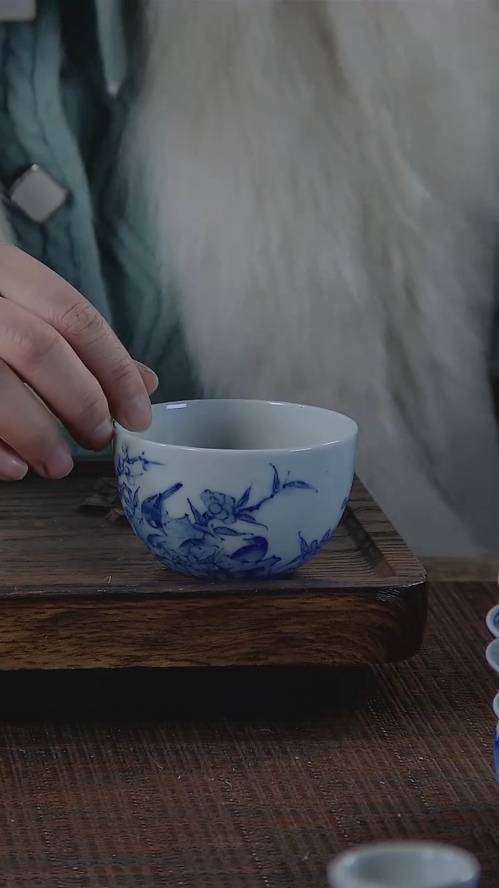 【闪购商品】折葵非器手工手绘花鸟握足杯