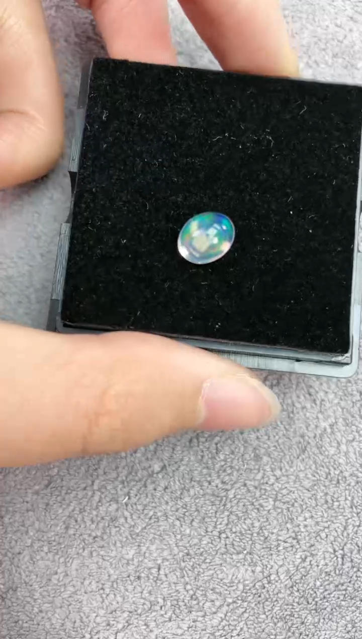 【闪购商品】欧泊笔搁未镶嵌1.708克拉