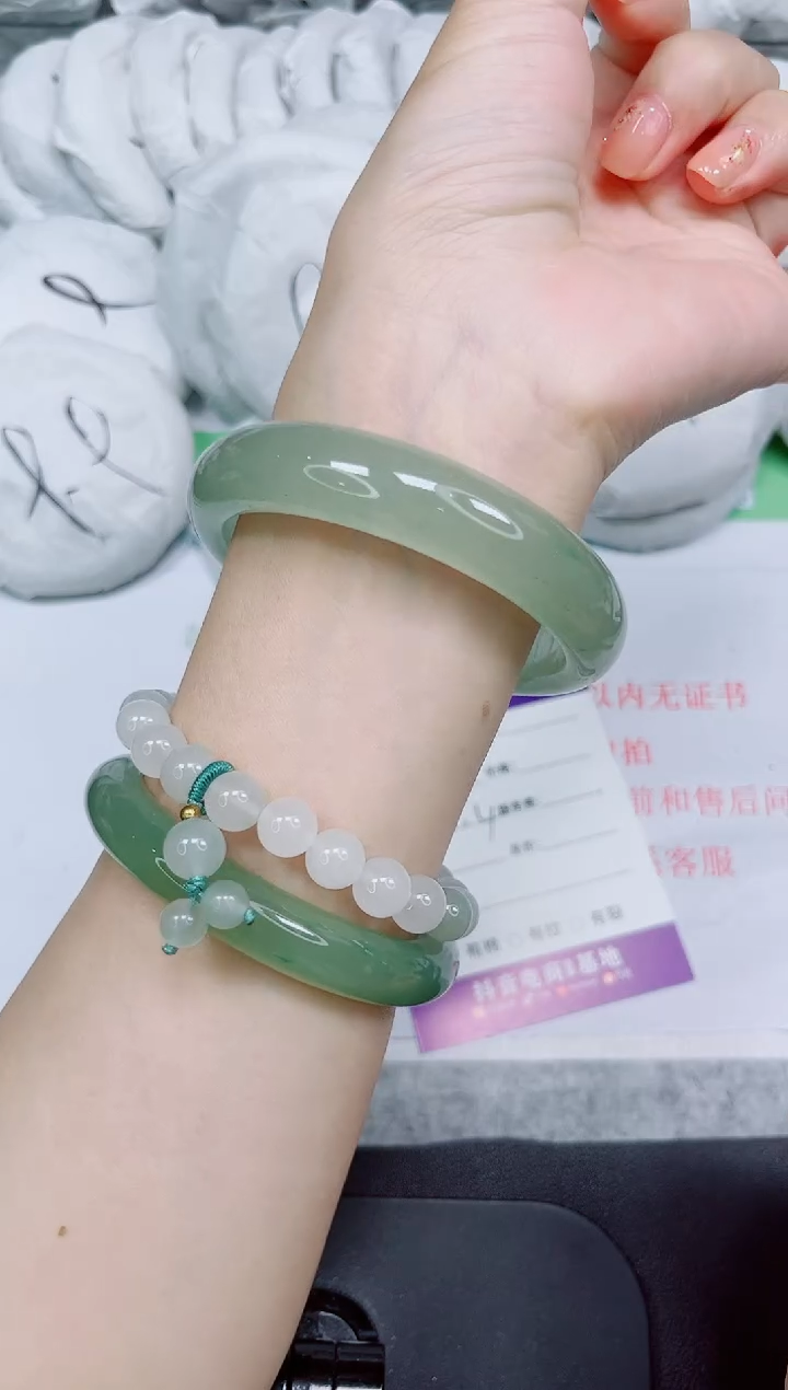 石英质玉手镯未镶嵌169-58