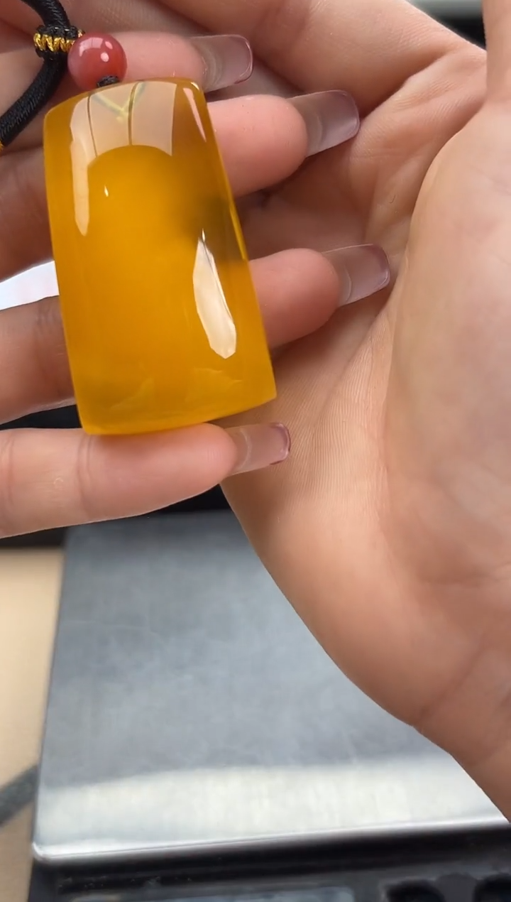 【闪购商品】琥珀裸石未镶嵌蜜蜡吊坠