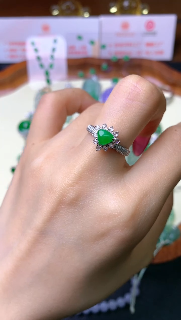 【闪购商品】翡翠戒指18K金镶嵌戒指