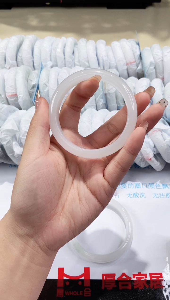 【闪购商品】石英质玉手镯未镶嵌152-
