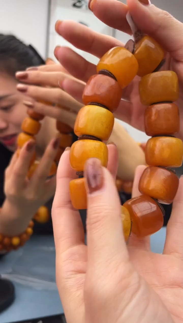 【闪购商品】蜜蜡珠宝奇石未镶嵌091.24，微瑕假一罚十