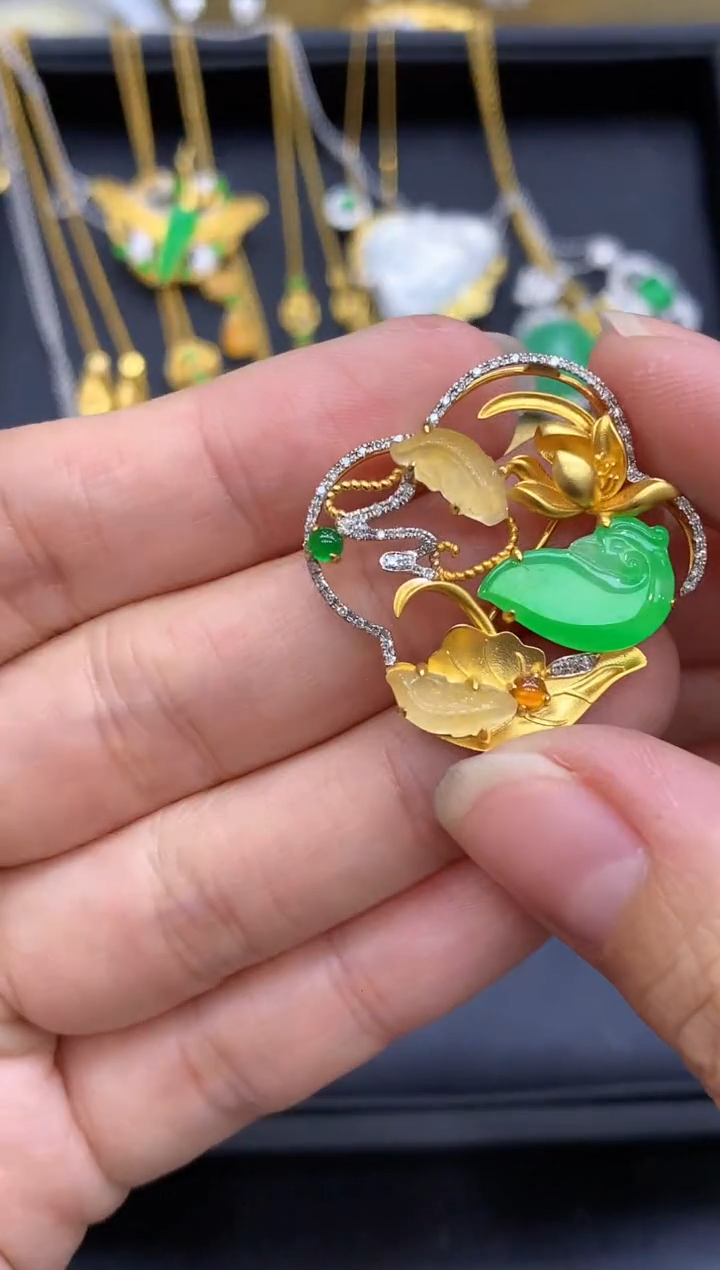 颈饰18K金镶嵌翡翠544-中国好珍宝