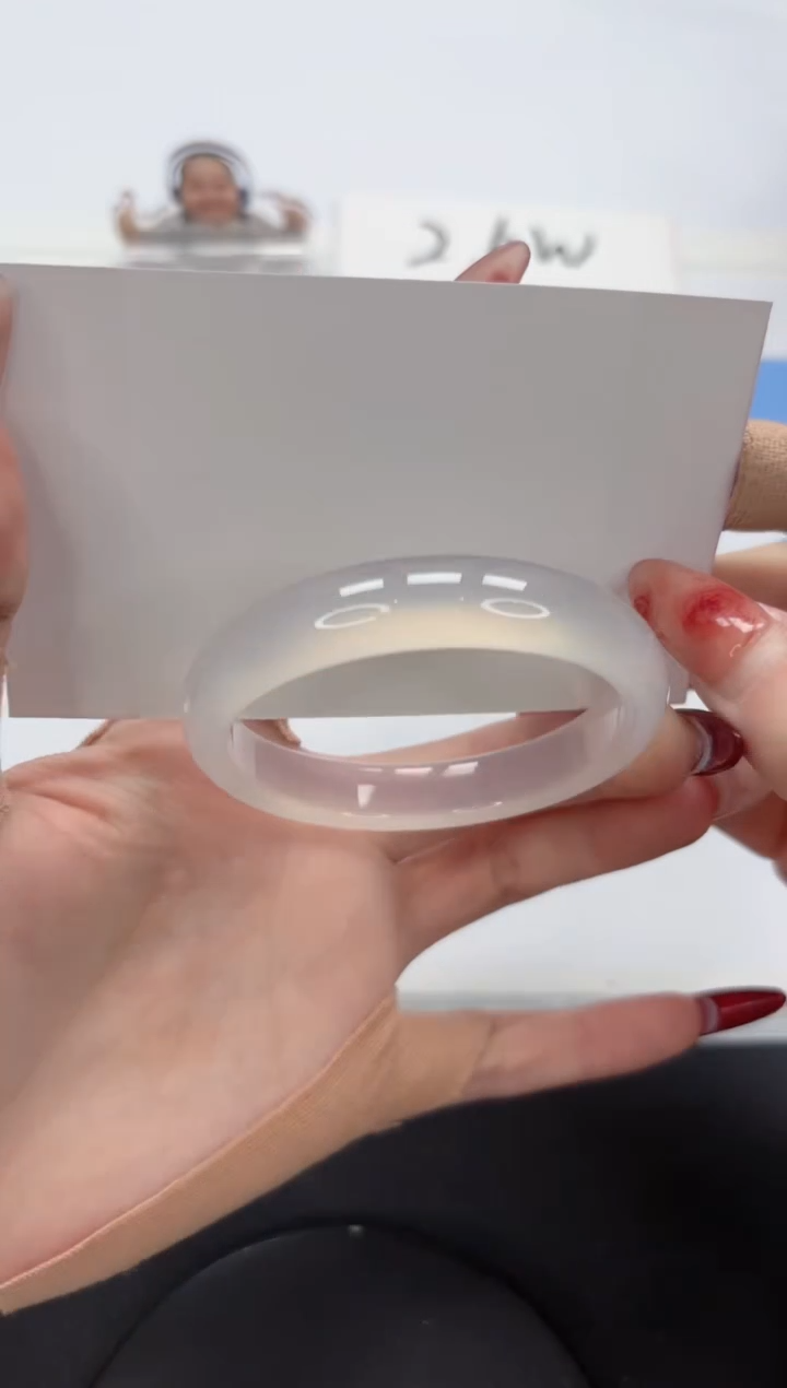 【闪购商品】石英质玉手镯未镶嵌A250-52.1