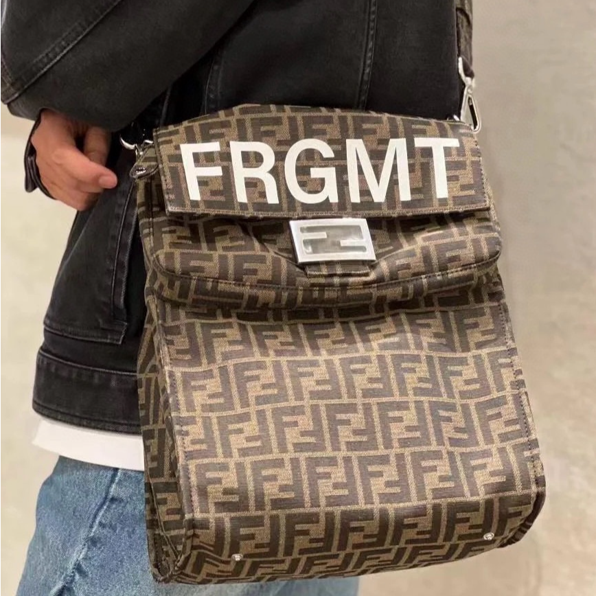未使用 FENDI/芬迪 7姐专场/经典老花联名款斜挎包