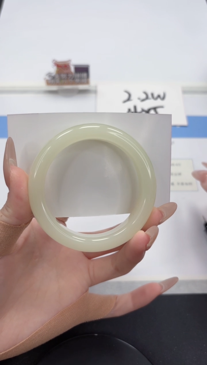 【闪购商品】石英质玉手镯未镶嵌A81-54.3