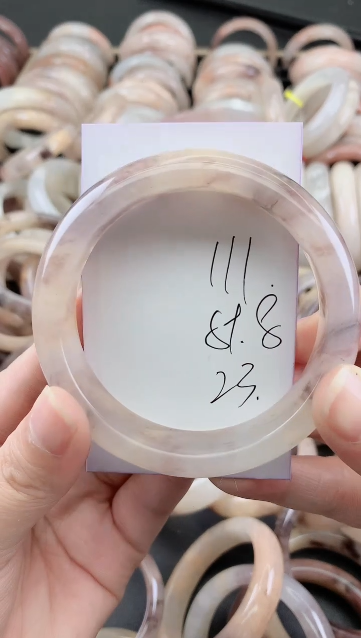 未镶嵌手镯石英质玉（金丝玉）111