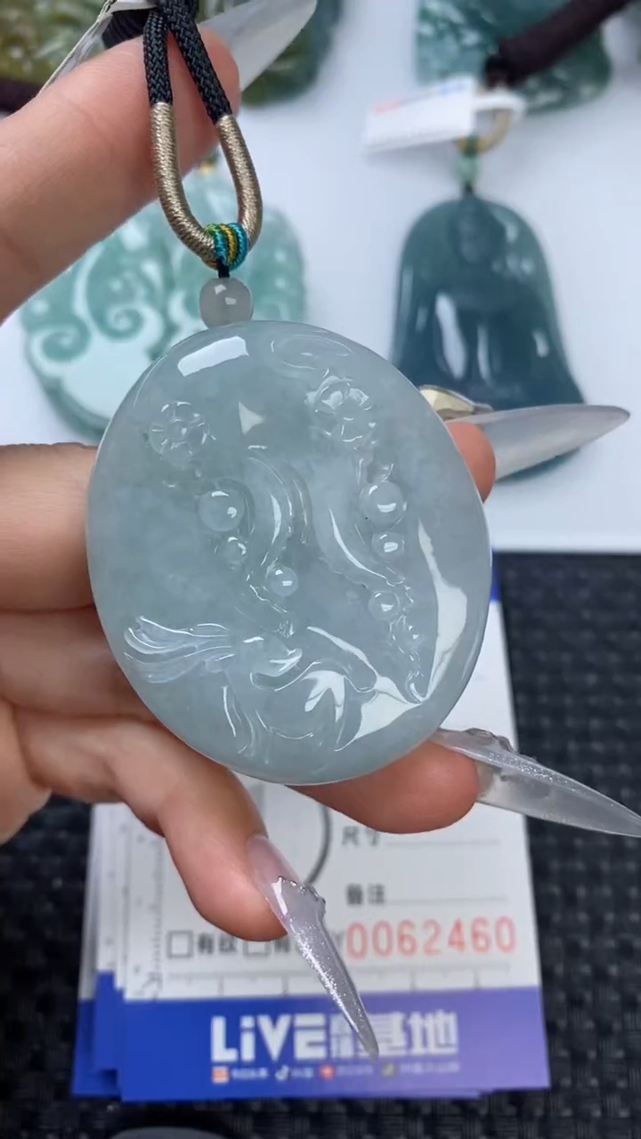 【闪购商品】翡翠颈饰未镶嵌11111111111111111