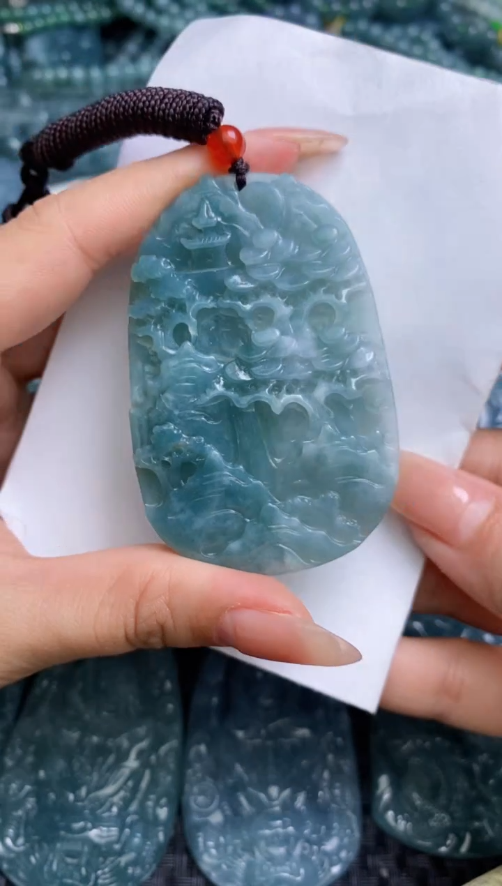 【闪购商品】翡翠颈饰未镶嵌          