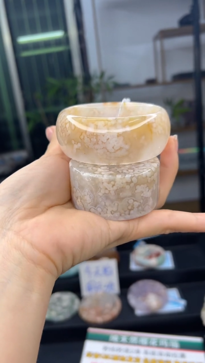 【闪购商品】石英质玉手镯未镶嵌A1045(59圈赠送镯心)