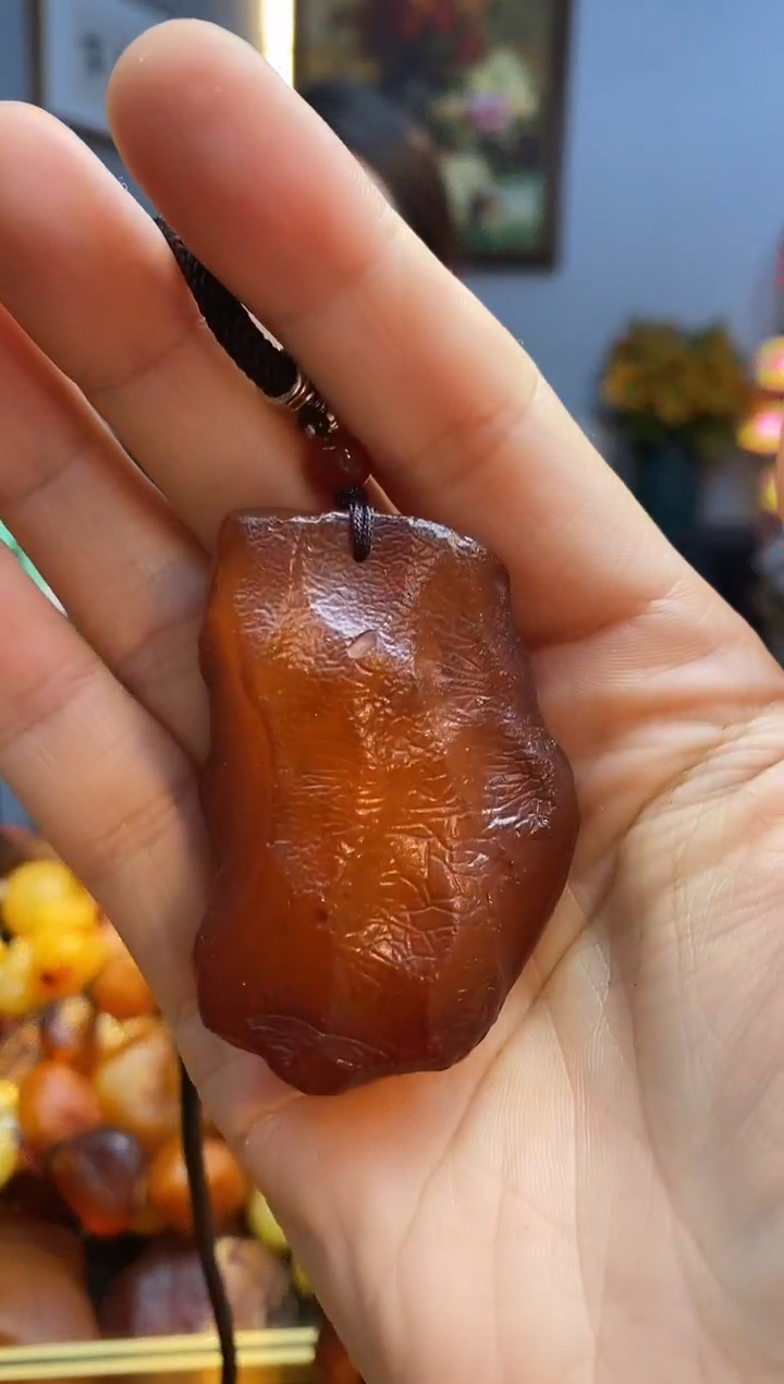 未镶嵌颈饰琥珀吊坠