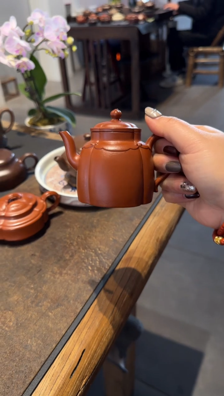 【闪购商品】紫砂茶壶锦绣如意 朱泥