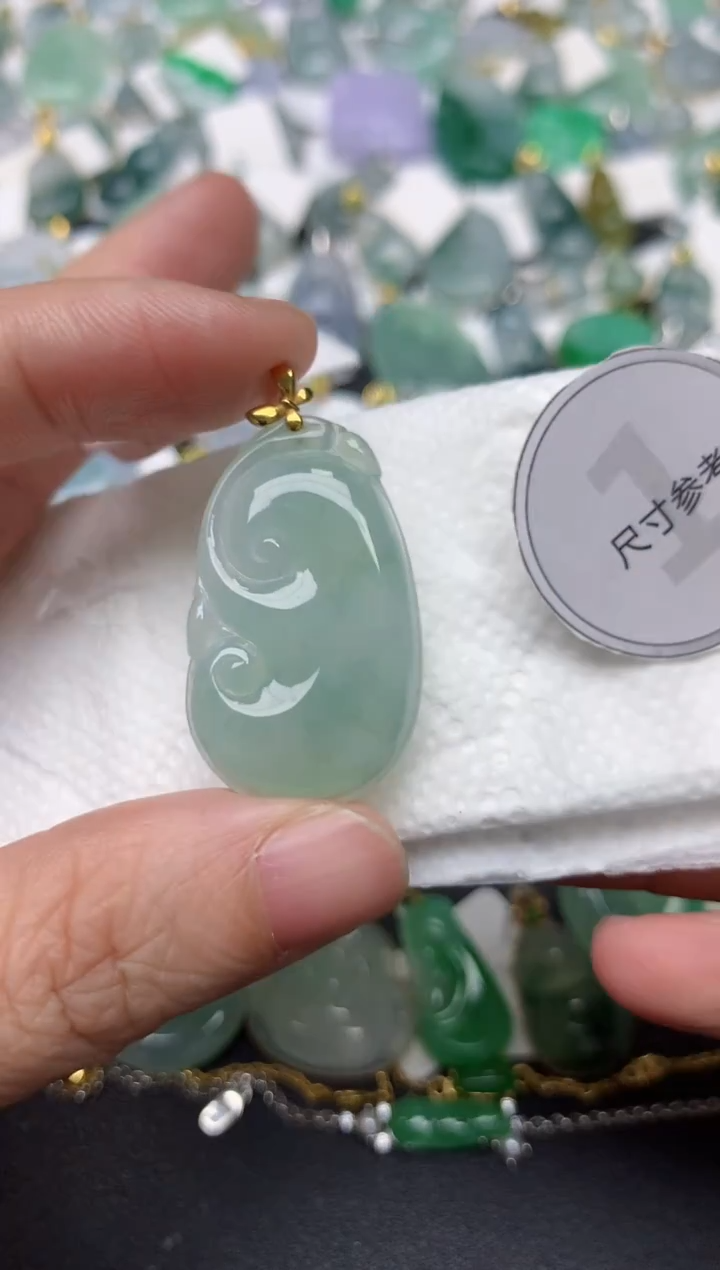 颈饰18K金镶嵌翡翠天然缅甸A货翡翠