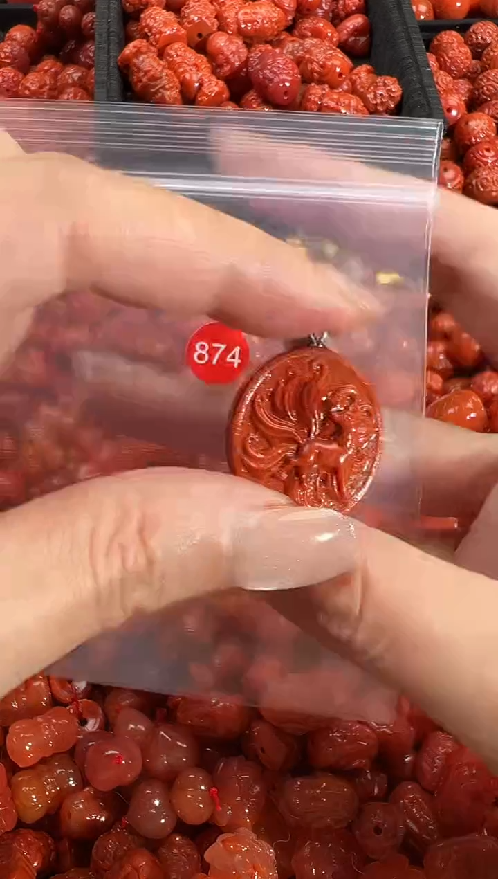 颈饰未镶嵌南红玛瑙1