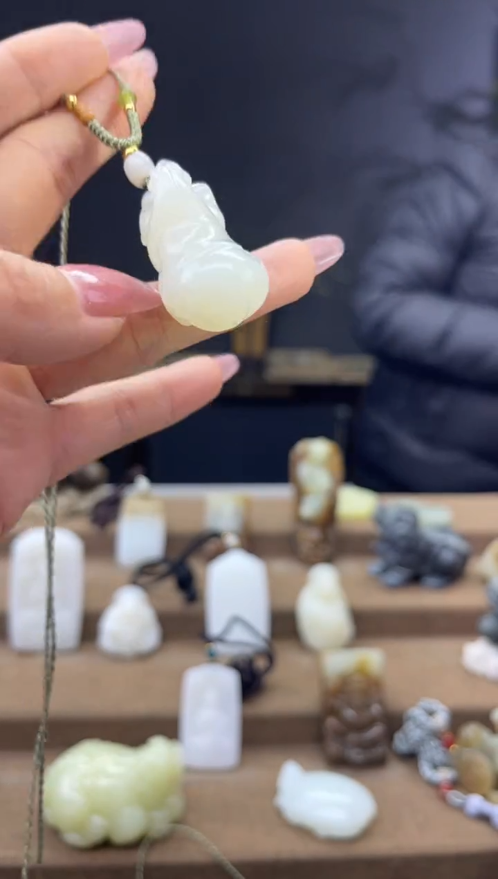 颈饰未镶嵌和田玉1