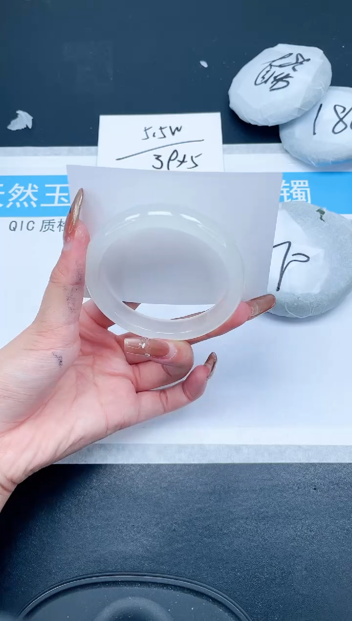 【闪购商品】石英质玉手镯未镶嵌415-59