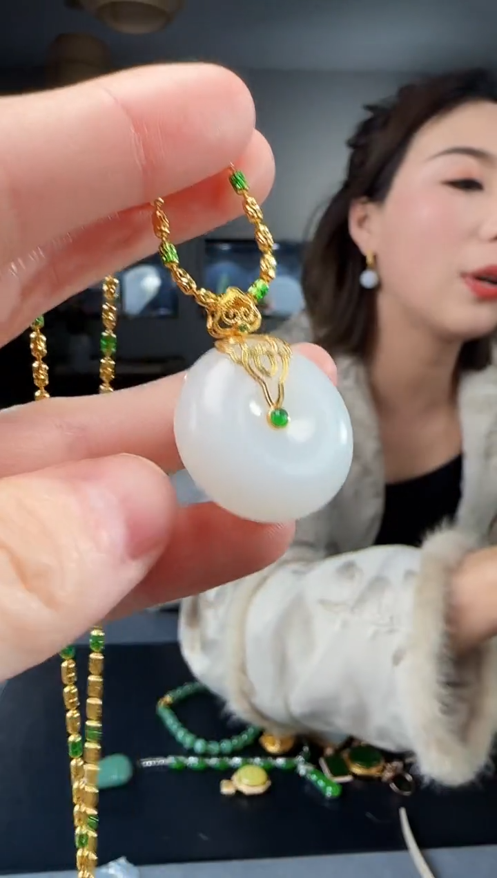 【闪购商品】和田玉吊坠(不含链)18K金镶嵌1